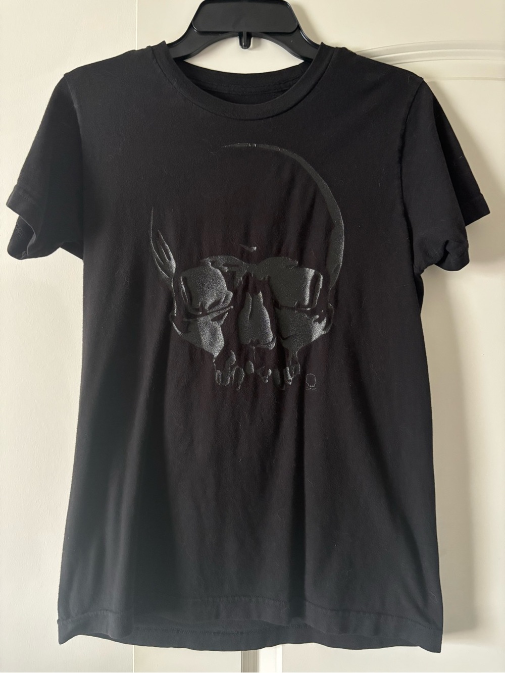 Women’s Black Skull Graphic Tee - Classic Short Sleeve Shirt 15 x 26